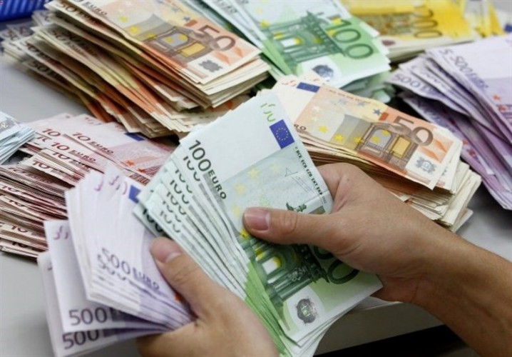 کاهش نرخ رسمی 30 ارز از جمله یورو