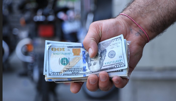 عوامل کاهشی قیمت دلار در بازار تهران