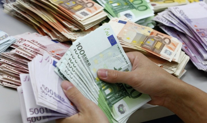 قیمت های نجومی دلار و یورو در بازار