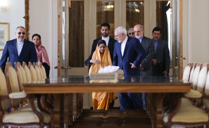 وزیر امور خارجه هند از ادامه خرید نفت از ایران خبر داد
