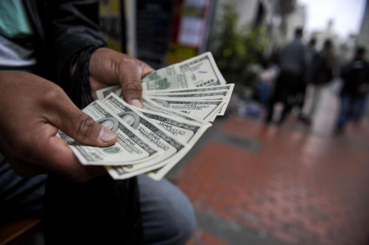 تک نرخی شدن دلار به چه معناست