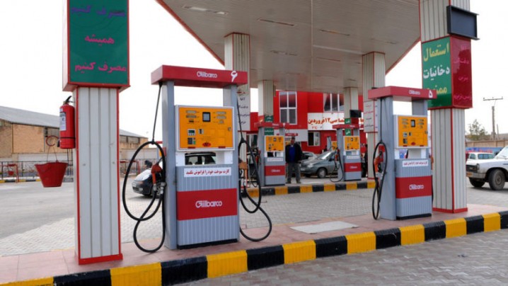 پیشنهاد رئیس اتاق بازرگانی تهران: بنزین با نرخ ۵ هزار تومان به فروش برسد