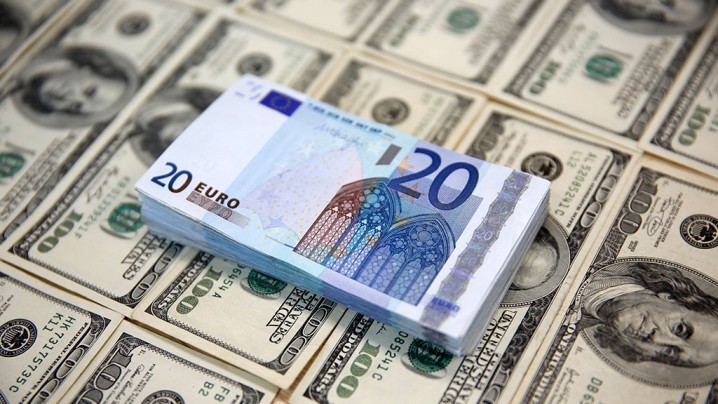 سیف: به دنبال جایگزینی دلار با یورو هستیم