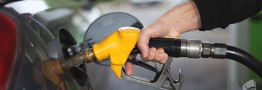 تأیید و تکذیب های پی در پی دولتی ها در خصوص افزایش نرخ بنزین