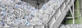 فرآیند شکستن پلاستیک‌های زباله به شکل اصلی آنها برای تولید پلیمرهای جدید